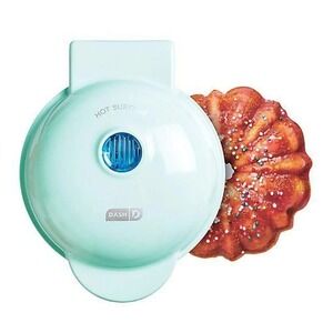 NEW in Box Dash Mini Bundt Cake Maker Aqua Green Non-Stick Plates Recipes